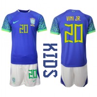 Otroški Nogometni dresi Brazilija Vinicius Junior #20 Gostujoči SP 2022 Kratek Rokav (+ Kratke hlače)